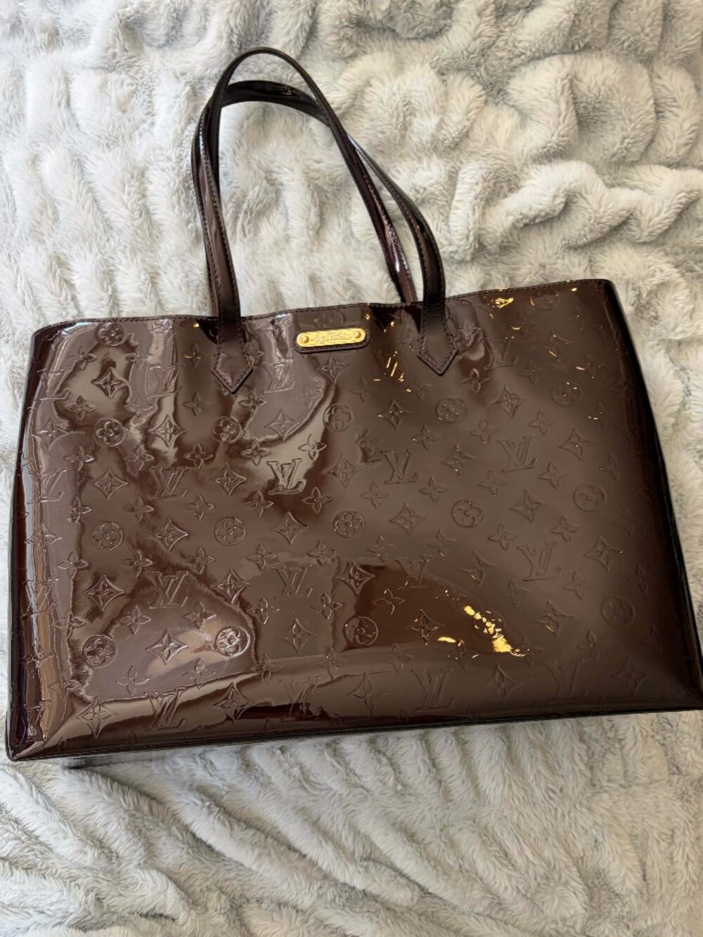 Louis Vuitton Vernis Wilshire GM Tote Amarante Red